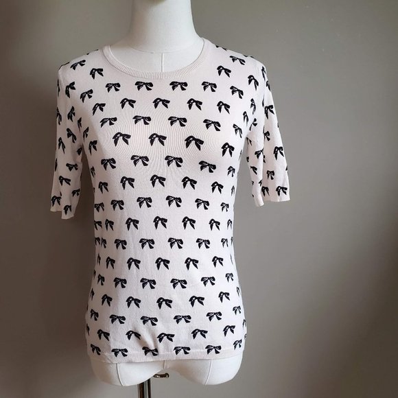 Vintage inspired Premise tan sweater w/ bow print - Picture 2 of 10